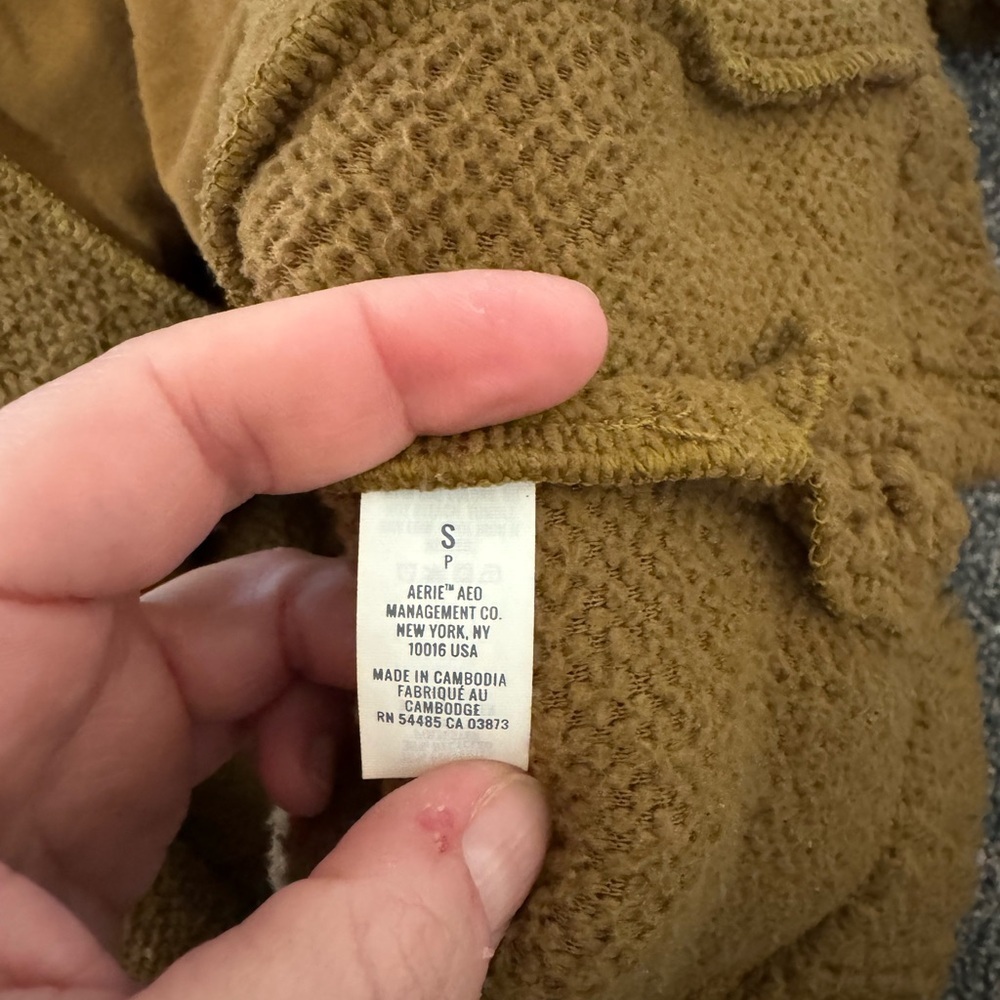 Women’s Aerie Dreams quarter zip Sherpa brown sand colored Size Small - Picture 5 of 6